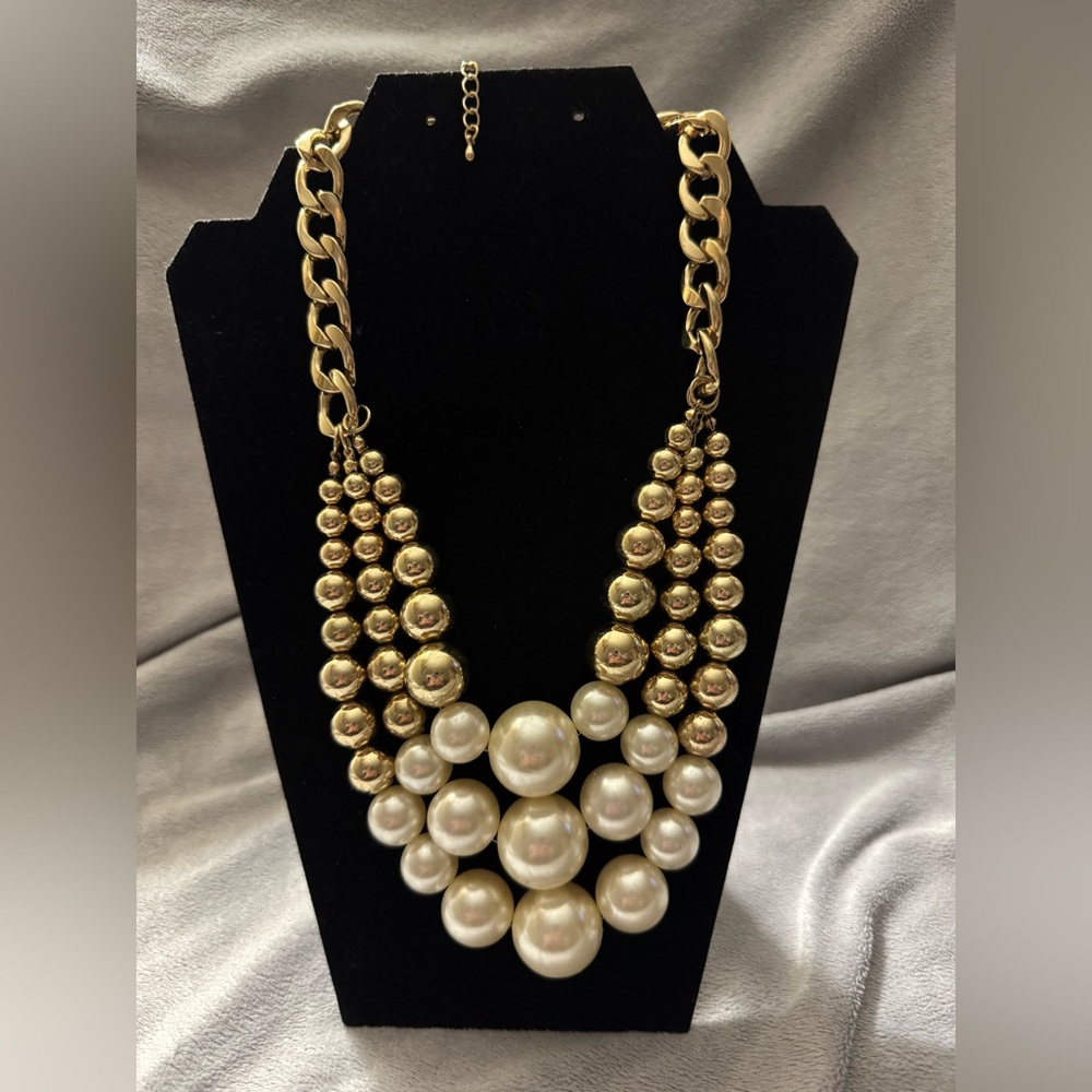 Vintage Gold Tone and Faux Pearl Statement Necklace EUC